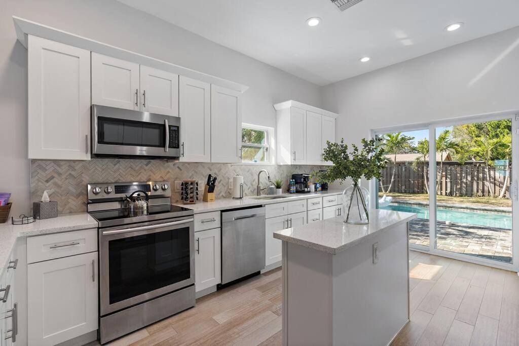 Florida Getaway With Backyard Pool Oasis Villa Sarasota Exteriör bild